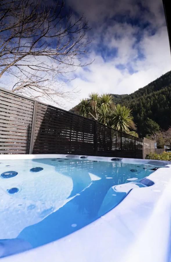 Classy Cabin - In Town - Spa Pool Queenstown Exterior photo